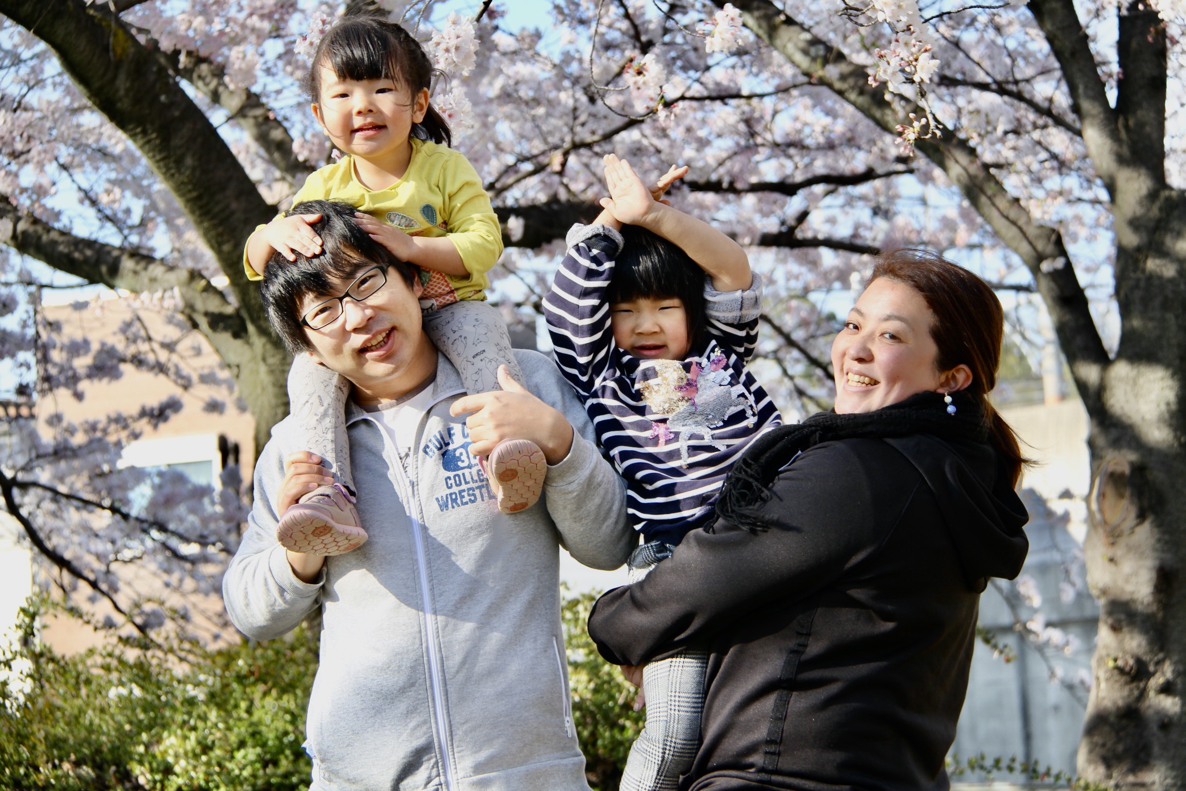 姉妹で一緒にオンライン英会話 家族みんなで子どもの成長を見守る日々 Why English 英語の価値を見つけるプロジェクト